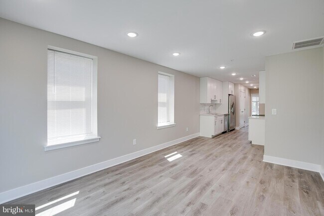 Photo - 2015 N College Ave Unit 3