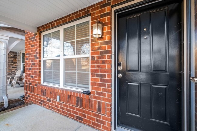 Photo - Updated Hermitage townhome, 2BR 2.5 bath, gym, pool, sidewalks, garage, fenced yard, available now!