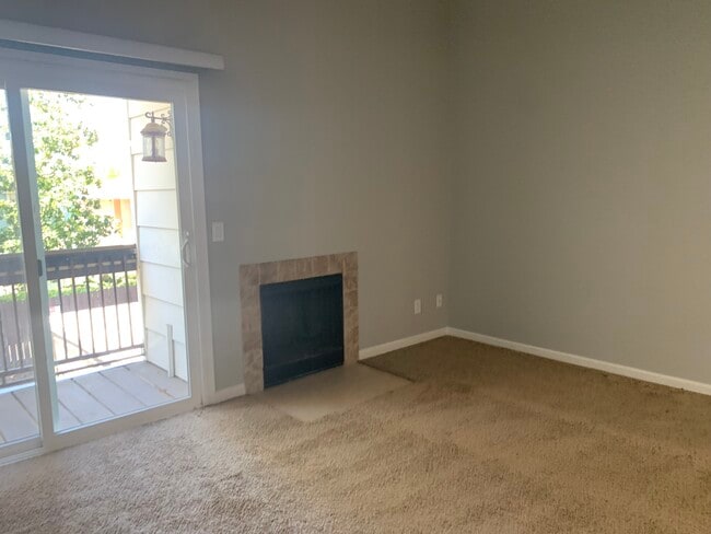 Building Photo - 6280 Havenside Dr Unit 1 Rental