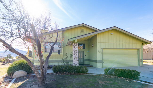 Building Photo - 124 Lakeshore Dr Rental