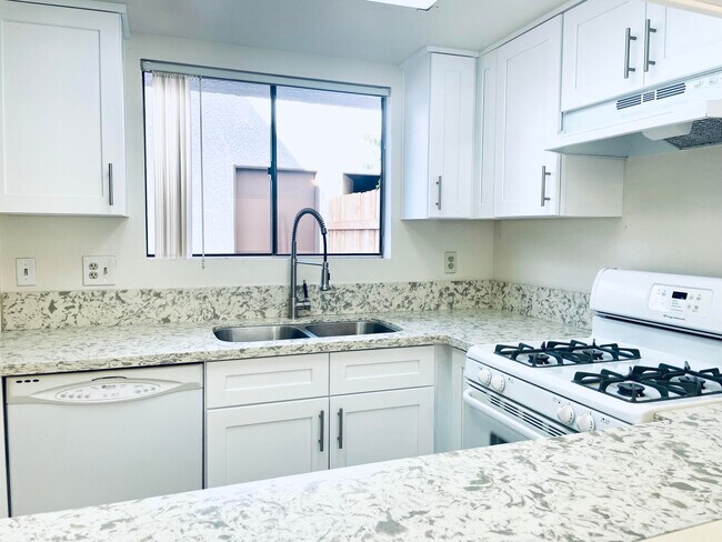 Photo - 69603 Heather Way