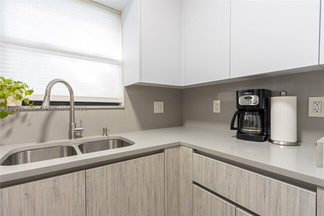 518 NW 94th St Unit 1