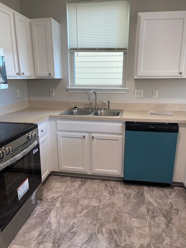 Photo - 902 Godwin St Townhome