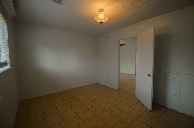 Photo - 8937 Etta St