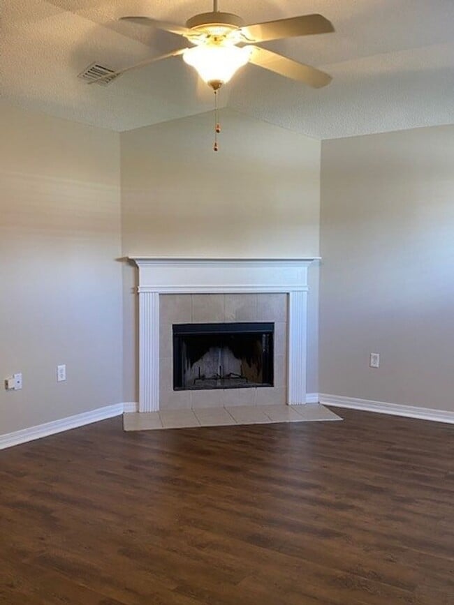 Photo - 25855 Argonne Dr