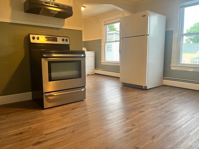26 Halifax St Unit 2