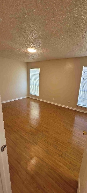 Building Photo - 2207 Wheeler Ave Rental