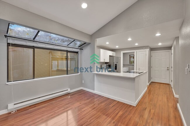 Photo - Beautifully Spacious Top-Floor Condo in the Heart of Juanita!