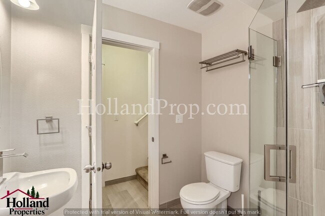 Photo - Lovely 4 bedroom in the Progress Ridge com...