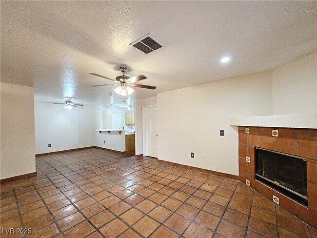 Photo - 8452 Boseck Dr Unidad 106