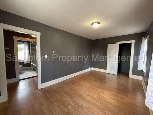 Photo - FOR LEASE | Riverview | 1 Bed, 1 Bath Gara...