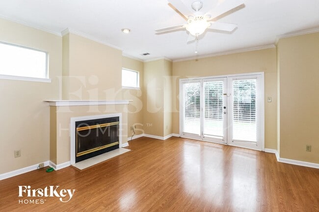 Photo - 700 Walnut Woods Cove S