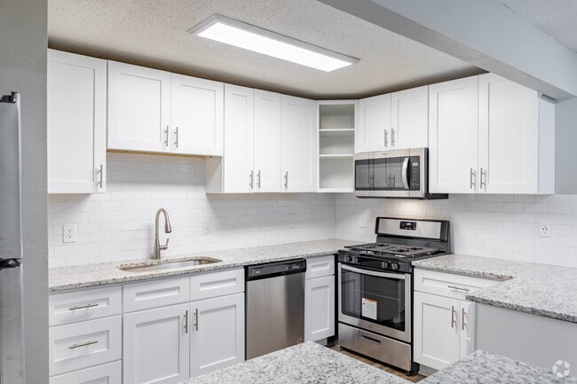 Interior Photo - The Strand at Lenox Rental