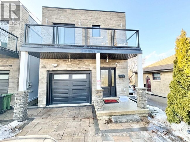 Photo - 574B Pharmacy Ave