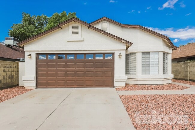 Building Photo - 1938 E Wagoner Rd