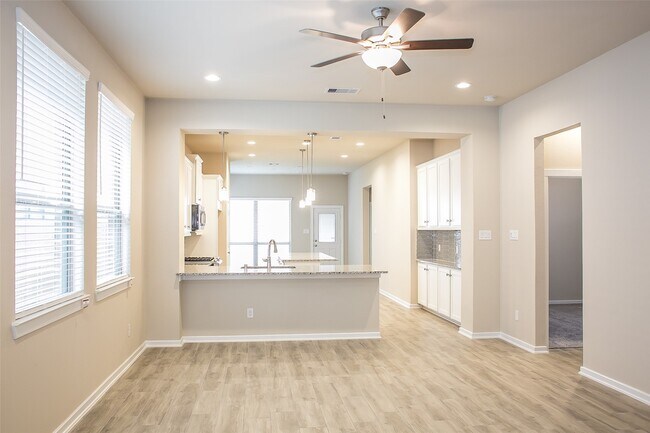 Photo - 10465 Wild Rice