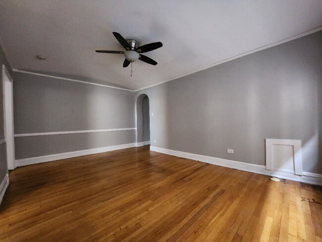 Photo - 8348 S Maryland Ave Unidad 3