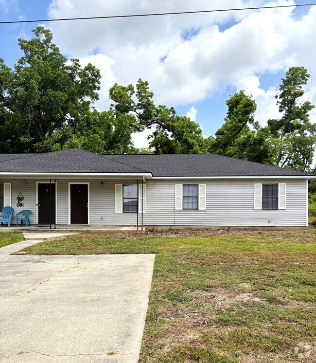 Building Photo - 6114 Vinnie Dr Rental