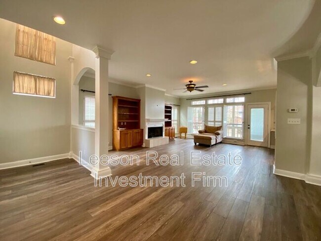 Photo - 5706 Wood Ridge Dr