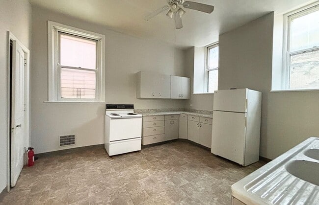 Photo - 511 Lowell Ave