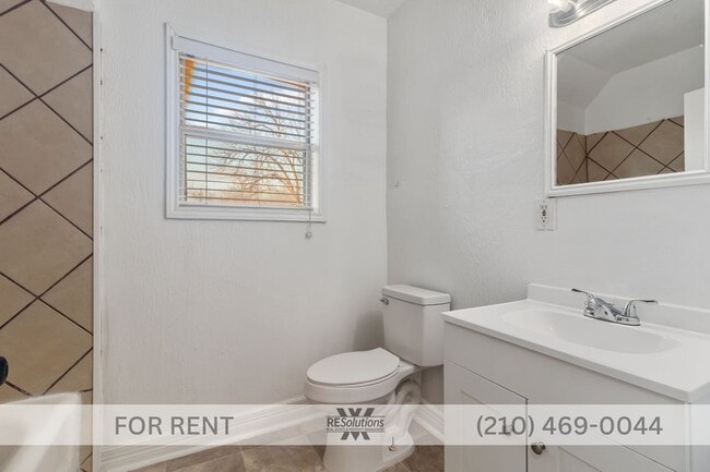 Photo - 1630 W Rosewood Ave