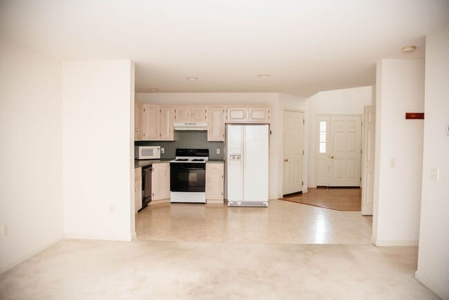 Photo - 32 Gantz Meadows