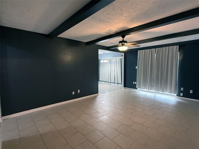 Photo - 10519 Kirkglen Dr