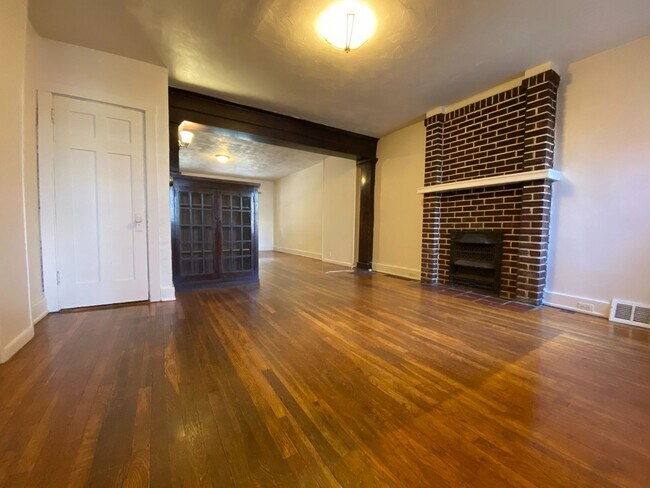 Photo - Charming 3 Bedroom Townhome with a Spaciou...