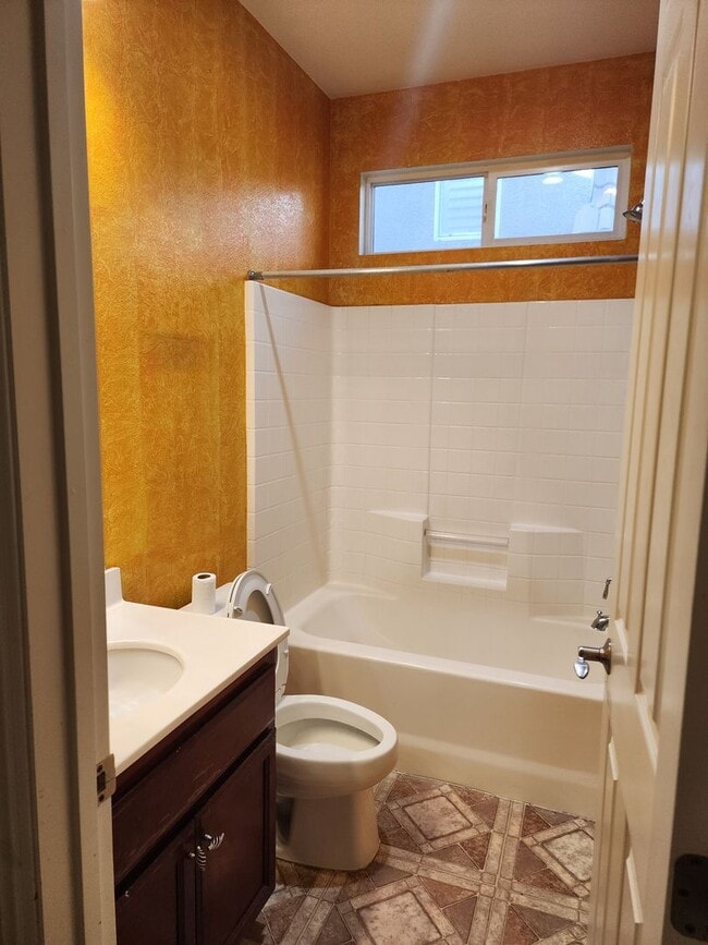 Photo - 5 Bedroom 3 Bathroom with 3 car Garage in the Sylvan School District