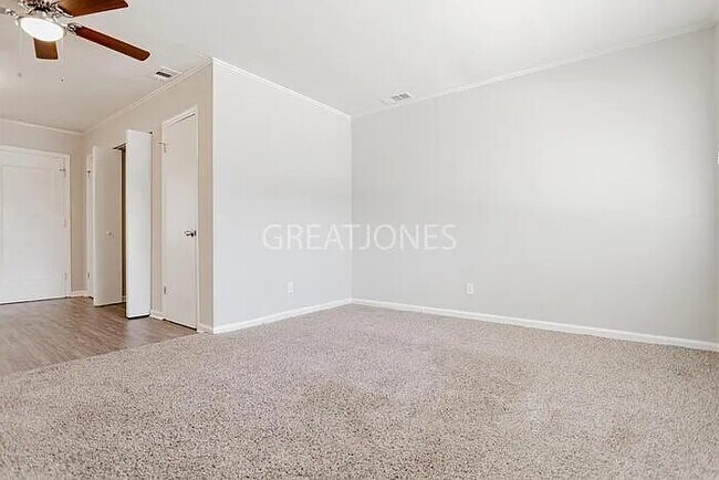 Photo - 4833 Delray Dr