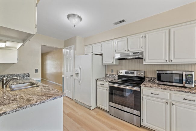 Photo - 2105 Grey Fox Ln