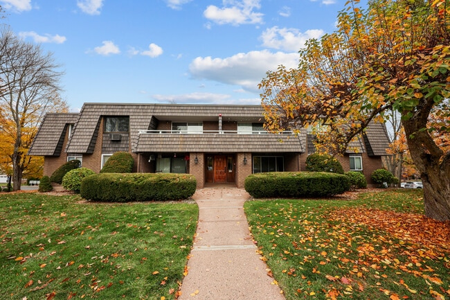 Building Photo - 60 Rambling Brook Ln Unit APT C8