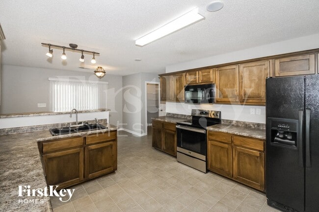 Photo - 7576 Stonington Dr