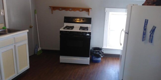 Photo - 6909 Denison Ave