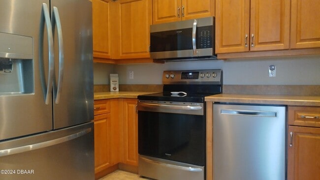 Photo - 1643 Areca Palm Dr
