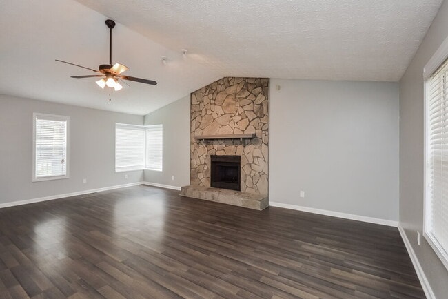 Photo - 2093 Phillips Rd