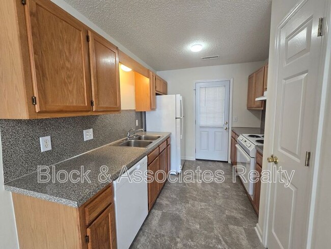 Photo - 308 Westbrook Ct