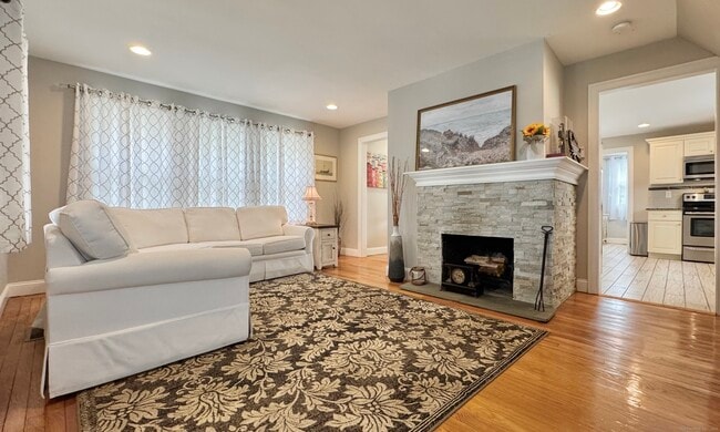 Photo - 35 Coolridge Rd