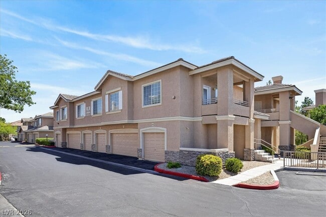 Building Photo - 9901 Trailwood Dr Unit 1103