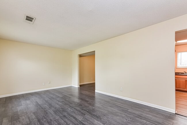 Photo - 5443 Northcut Dr