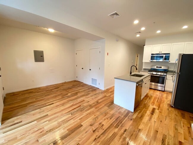 Building Photo - 55 Dubois St Unit 1