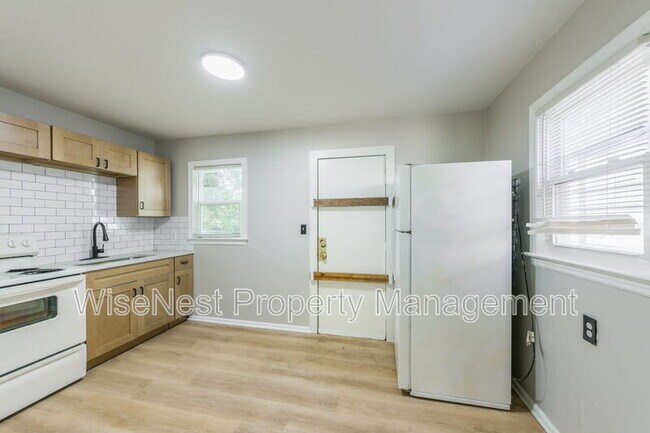 Building Photo - 5760 College Ave