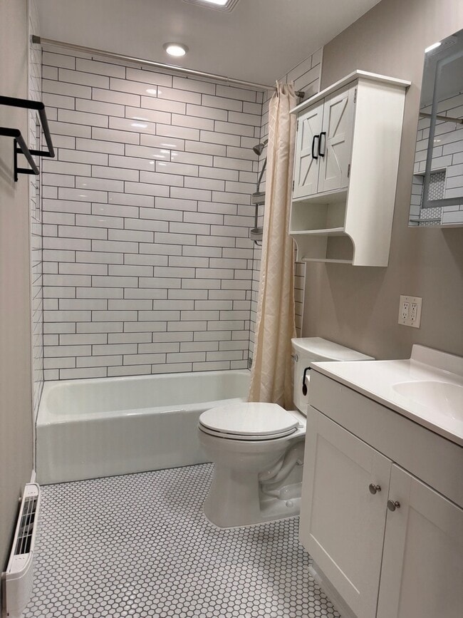 Photo - 717 Strom Dr Unit 1A