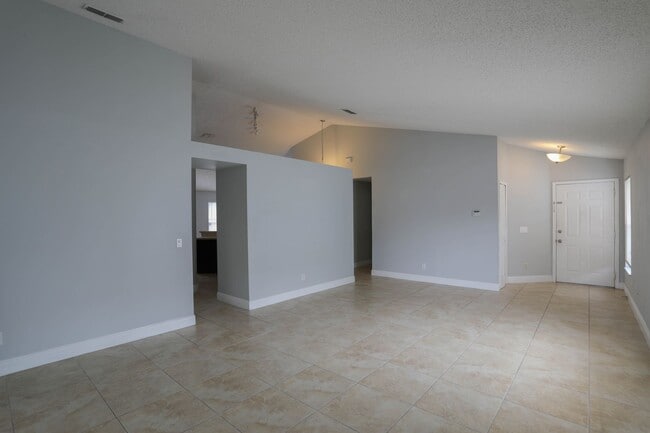 Photo - 647 Falling Oak Cove