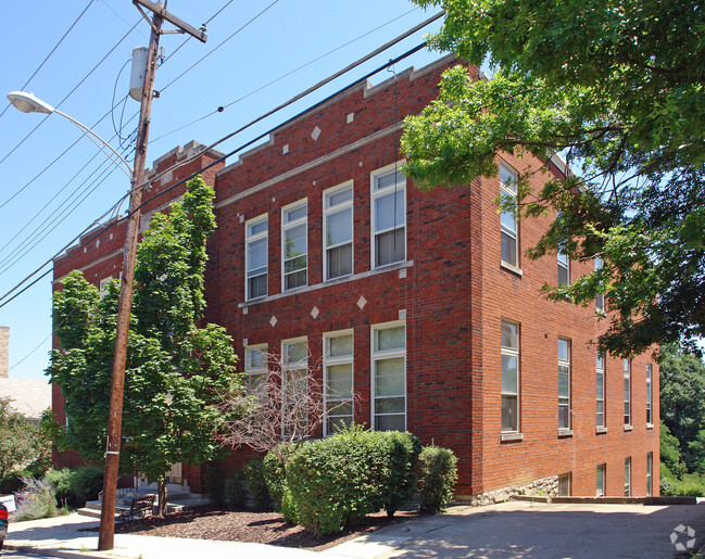 Building Photo - Manor's on Main Rental