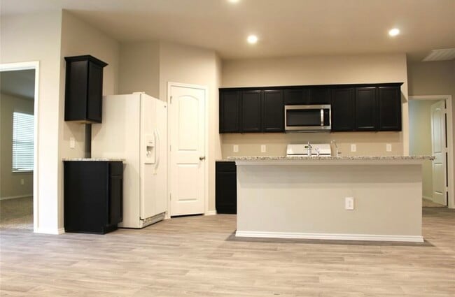 Photo - 40643 Creekside Blf Trl