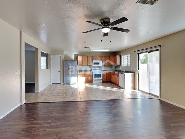 Photo - 1587 E Anastasia St