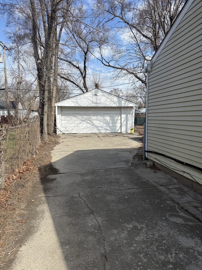 Photo - 1473 E Harry Ave