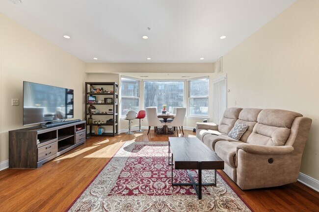 Photo - 20 Ave at Port Imperial Unit #333