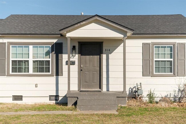 Photo - 314 W 36th St